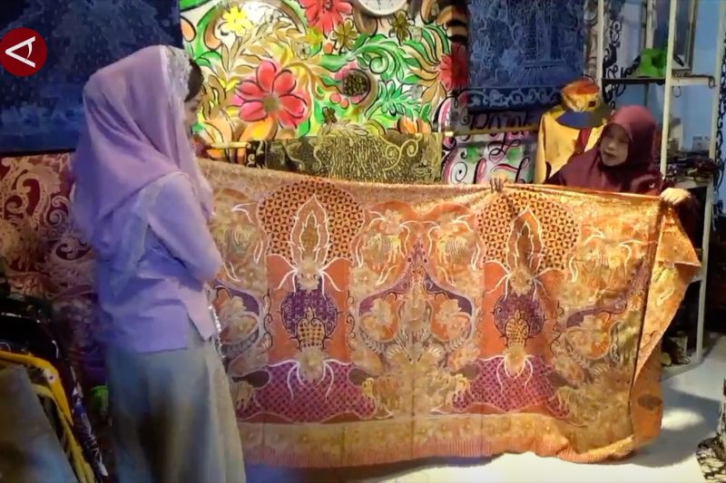 komisi-vii-dpr-ri-optimistis-batik-okra-surabaya-tembus-pasar-ekspor