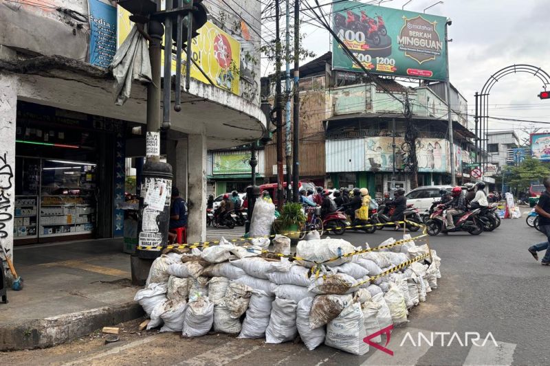 farhan-beri-tenggat-waktu-proyek-galian-kabel-tuntas-5-maret