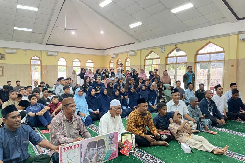 BI NTT menyalurkan 2.300 paket berbuka puasa di Kupang