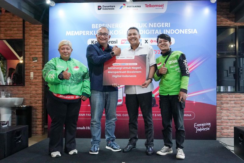 pertamina-telkomsel-hadirkan-benefitbbm-bagi-pengemudi-ojol