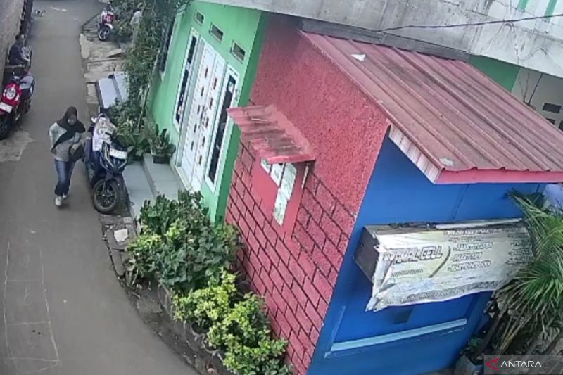 modus-jadi-pelayat-perempuan-curi-uang-takziah-di-jaktim