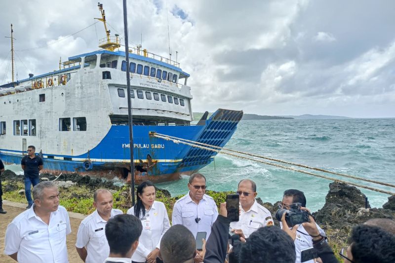 Pemprov NTT berencana melelang dua kapal feri
