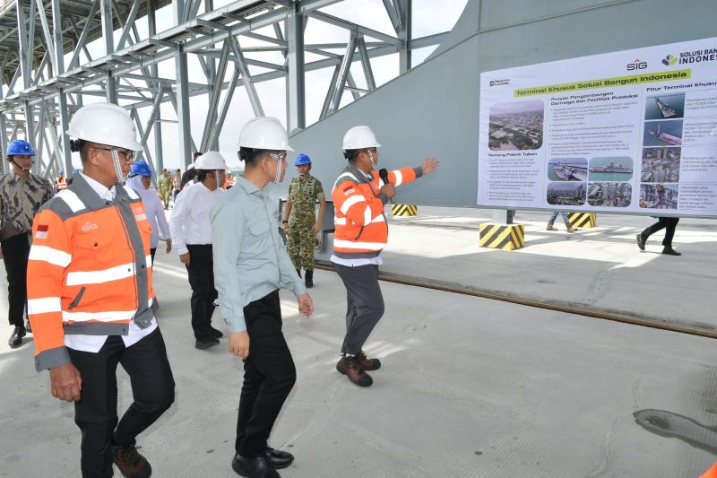 gibran-kunjungi-tuban-tinjau-proyek-industri-hingga-pasar-rakyat