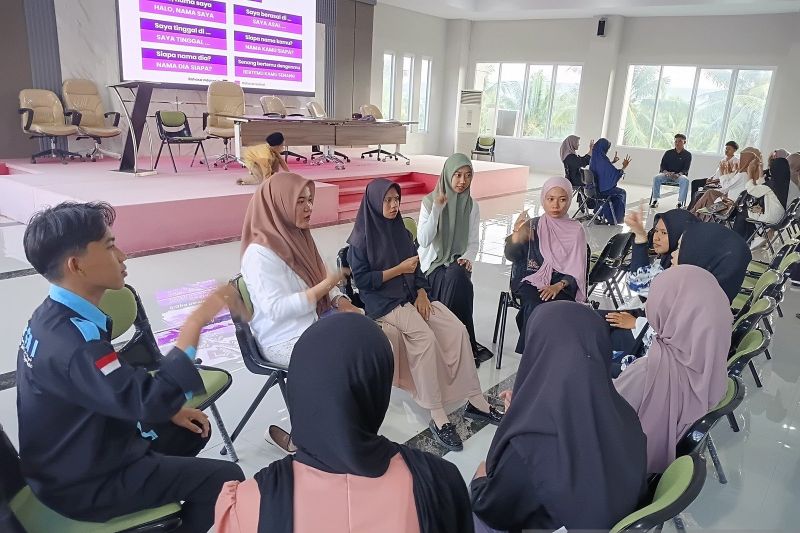 Mahasiswa IAIN Gorontalo dalami bahasa isyarat bersama GERKATIN