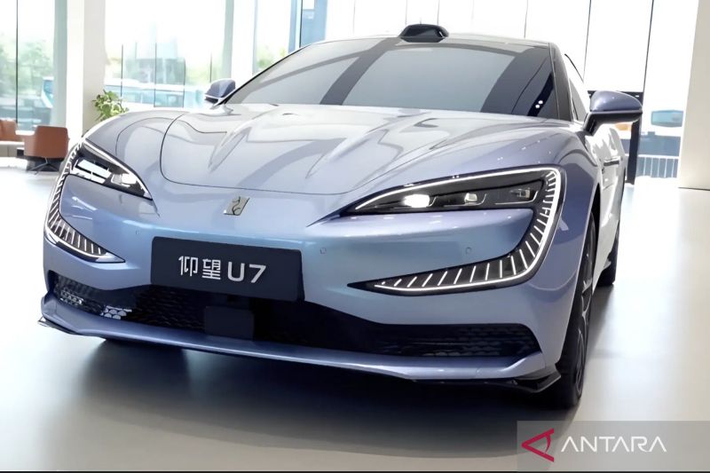 byd-luncurkan-sedan-mewah-yangwang-u7-dengan-jarak-tempuh-1006-km