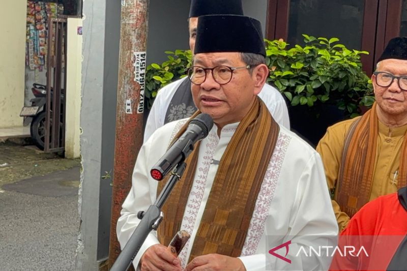 pramono-perintahkan-satpol-pp-dan-opd-berantas-stiker-qr-judol-di-dki