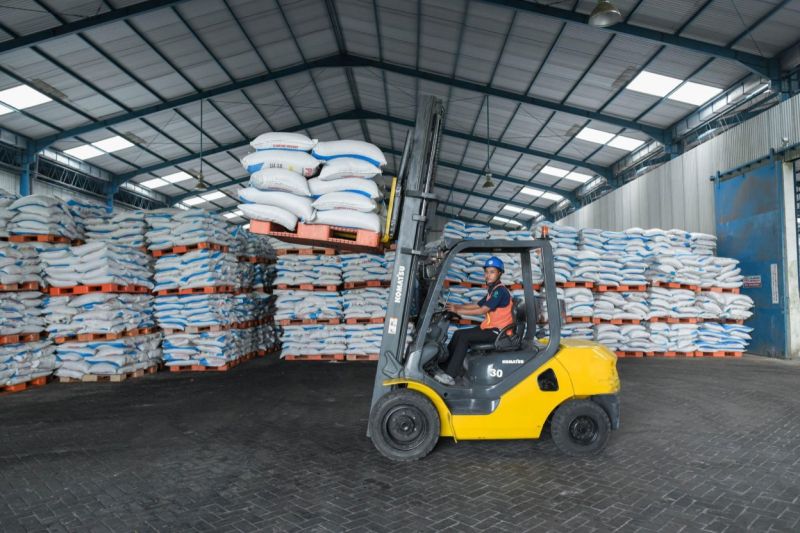 pupuk-indonesia-pastikan-stok-pupuk-aman-meski-timur-tengah-bergejolak