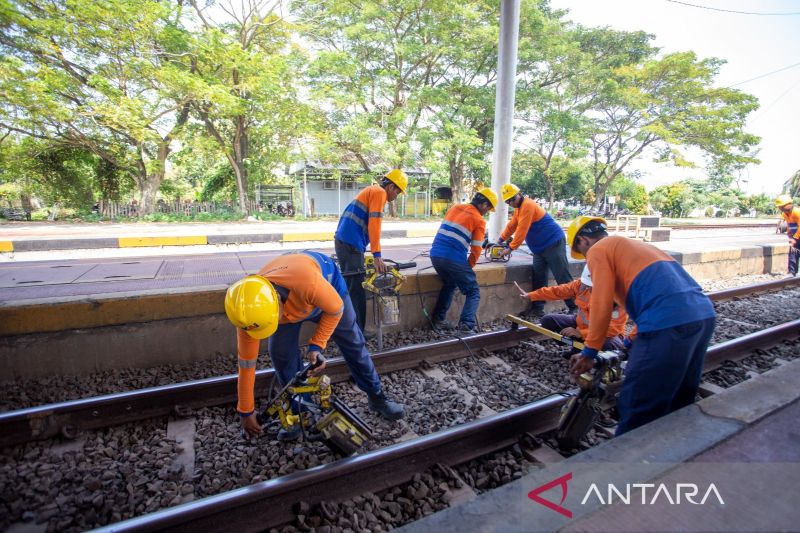 kai-cirebon-siagakan-ratusan-personel-dukung-angkutan-lebaran-2026