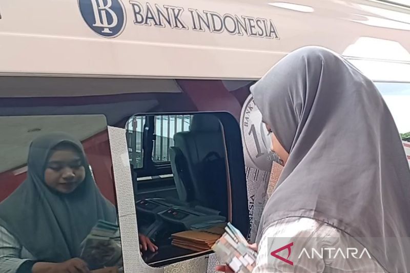 kai-dan-bi-fasilitasi-penukaran-uang-baru-di-stasiun-purwokerto