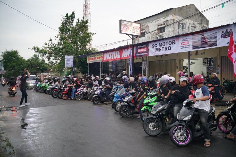 pelumas-prancis-ini-sambangi-komunitas-motor-yang-ada-di-lampung