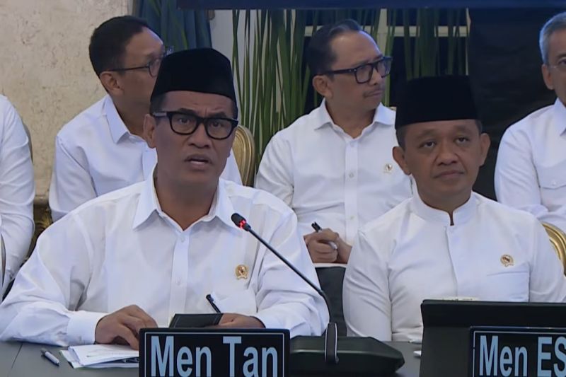 mentan-lapor-ke-prabowo-cadangan-beras-aman-dan-ekspor-cpo-meningkat