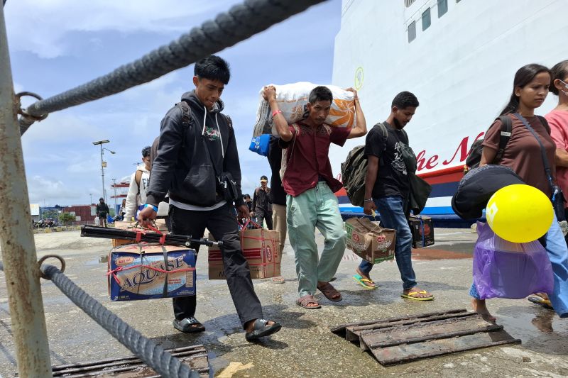 Pelni Kupang memprediksi peningkatan pemudik hingga 5 persen