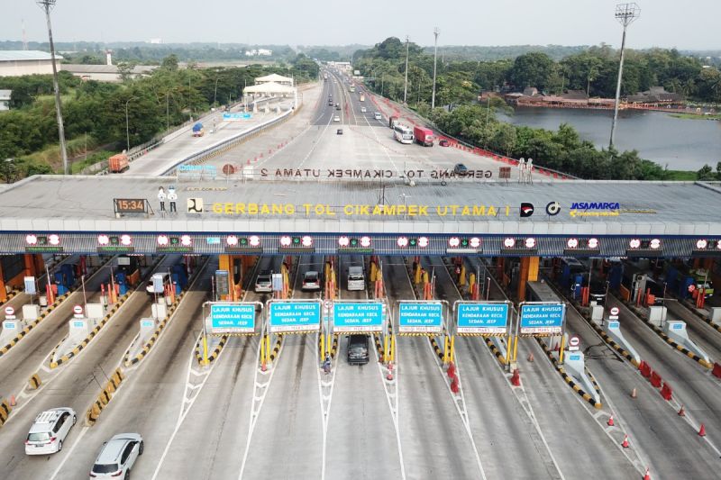 459570-kendaraan-tinggalkan-jabotabekdi-h-10-hingga-h-8-idul-fitri