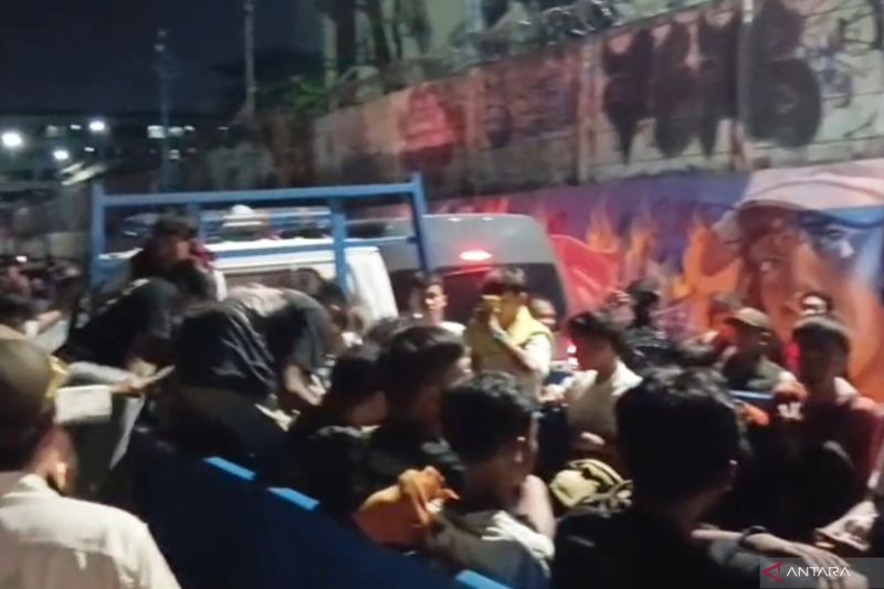 patroli-gabungan-di-jatinegara-amankan-126-remaja-cegah-tawuran