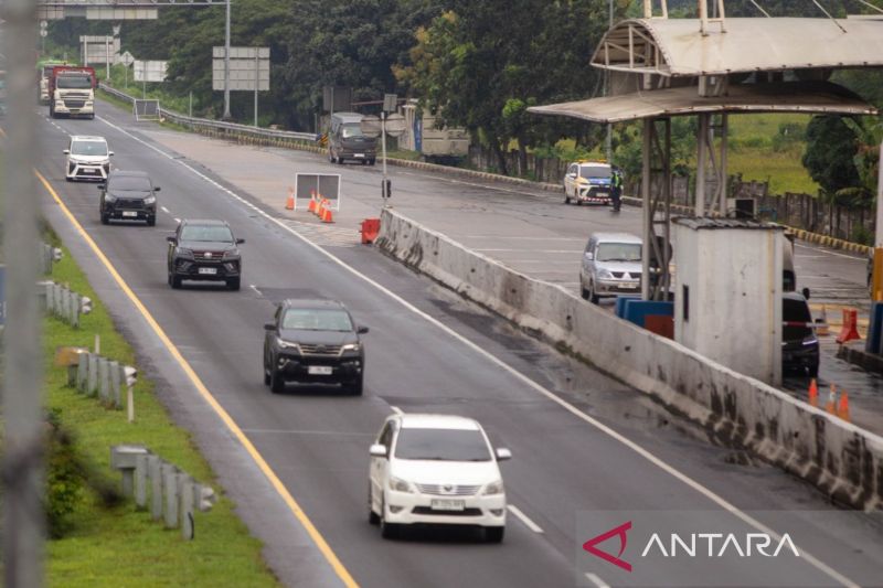 jalan-tol-cipali-dilintasi-279-ribu-kendaraan-hingga-h-6-lebaran