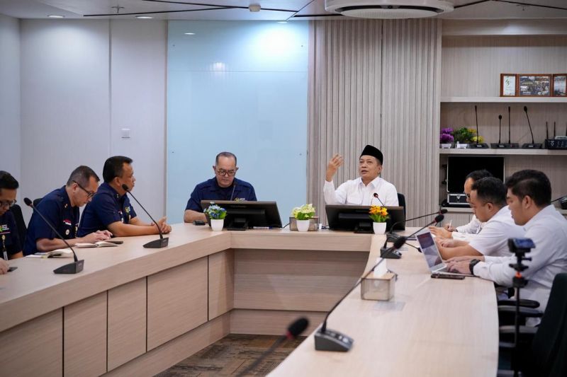 menkop-temui-dirut-agrinas-bahas-percepatan-gerai-kopdes-merah-putih