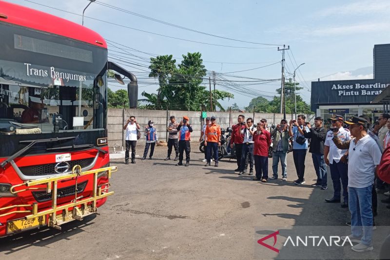 pemkab-banyumas-perkuat-integrasi-bus-kereta-di-stasiun-purwokerto