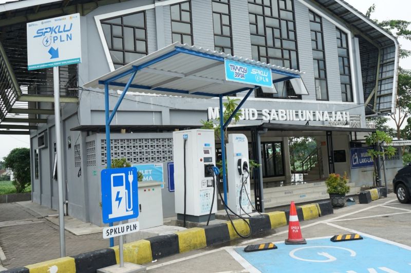 kementerian-pu-perkuat-layanan-mudik-lewat-189-spklu-di-rest-area-tol