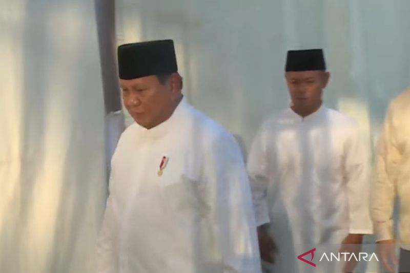 Presiden Prabowo tunaikan salat Id di Masjid Darussalam Aceh Tamiang