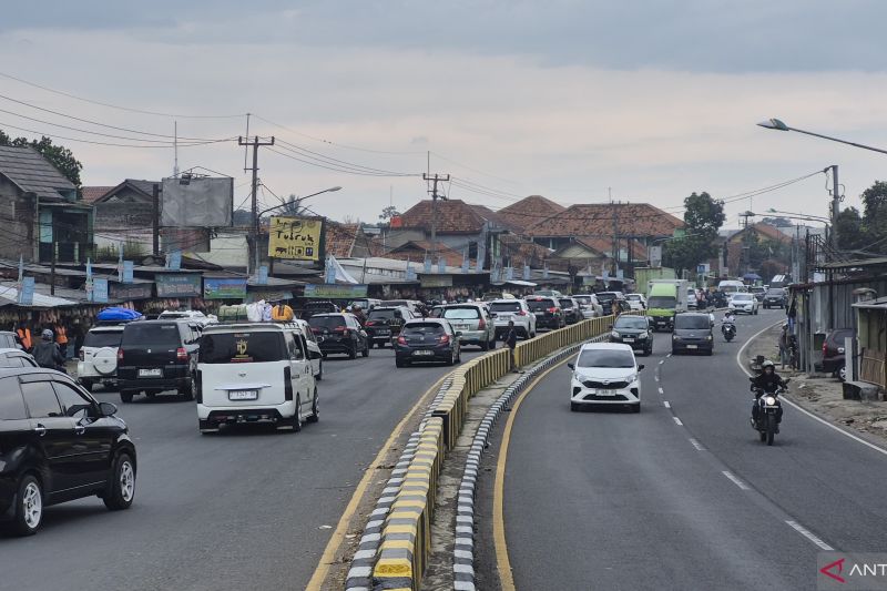 dishub-76336-kendaraan-melintasi-nagreg-arah-bandung-hingga-sore-h3