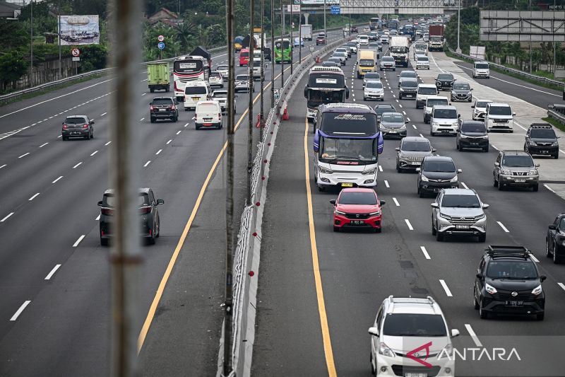 volume-kendaraan-di-gt-cikatama-naik-saat-diskon-tarif-tol-berlaku