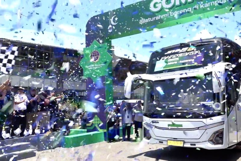 menko-ahy-lepas-4000-mitra-pengemudi-ojol-dalam-program-gomudik