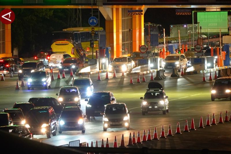 jasa-marga-285000-kendaraan-menuju-jakarta-pada-puncak-arus-balik