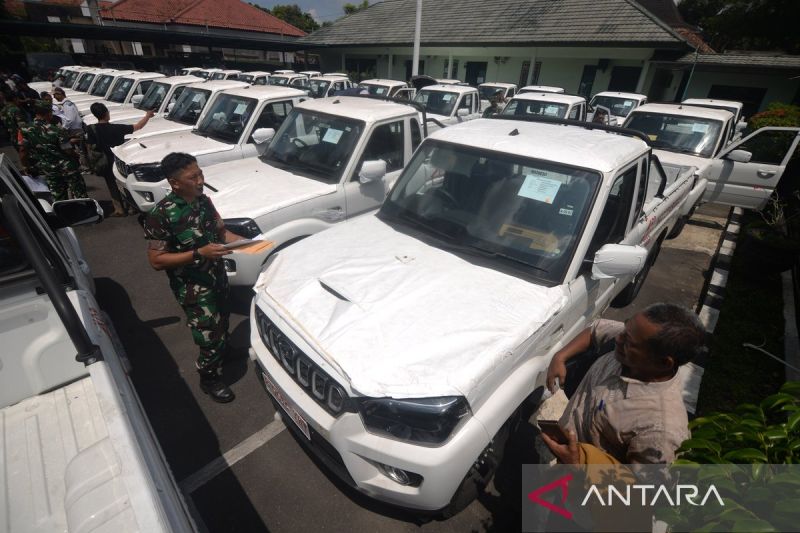 koperasi-desa-merah-putih-di-boyolali-terima-bantuan-mobil-operasional