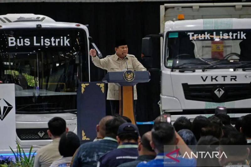 kemarin-penyempurnaan-tata-kelola-sppg-hingga-produksi-sedan-listrik