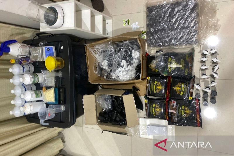 polda-metro-jaya-bongkar-laboratorium-narkotika-di-jakpus