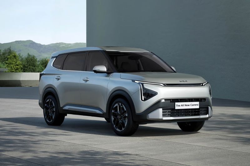 perusahaan-kemukakan-beda-kia-all-new-carens-dengan-hyundai-stargazer