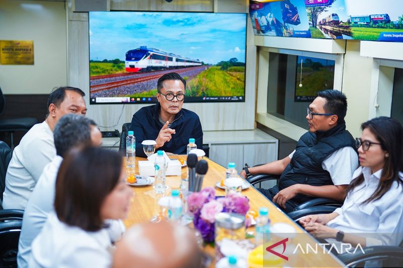 kepala-bp-bumn-pastikan-layanan-kereta-api-aman-dan-nyaman