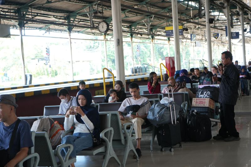 kai-daop-6-layani-142-ribu-pelanggan-di-hari-pertama-long-weekend