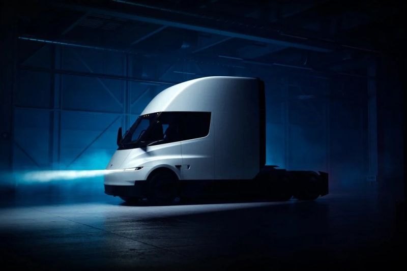 tesla-mulai-produksi-truk-listrik-semi-di-pabrik-nevada