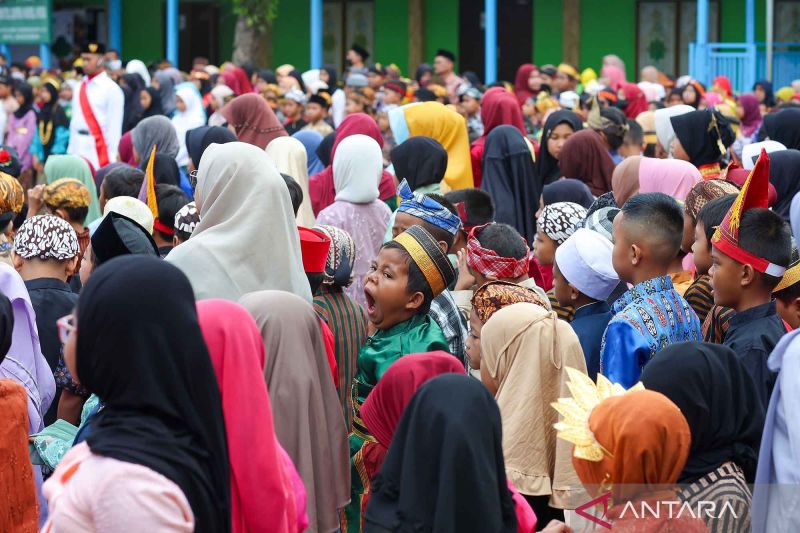 Upacara peringatan Hardiknas