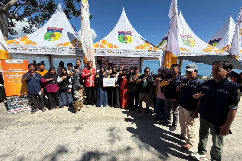 CPM bantu 20 UMKM di Kampung Nelayan Palu dengan tenda dagang