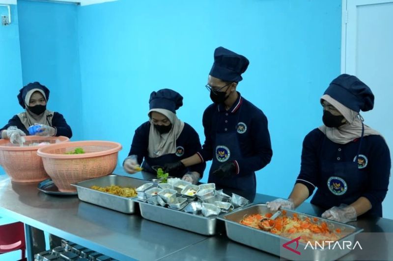 Keberadaan juru masak sertifikat di SPPG Bogor dongkrak mutu MBG