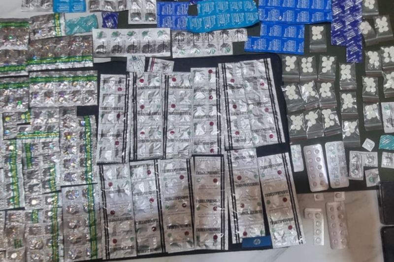 polisi-gerebek-toko-penjualan-obat-keras-di-tanjung-priok
