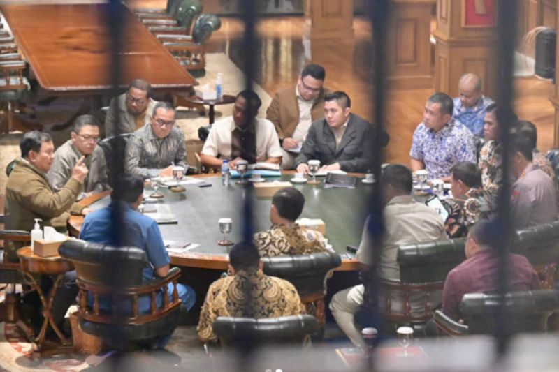 Ratas di Hambalang, Prabowo bahas buruh dan peran perguruan tinggi