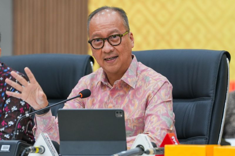 kemenperin-yakin-kosmetik-hingga-parfum-jadi-pilar-penguatan-industri