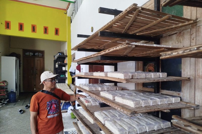 perajin-tempe-di-ponorogo-siasati-ukuran-imbas-kenaikan-harga-kedelai