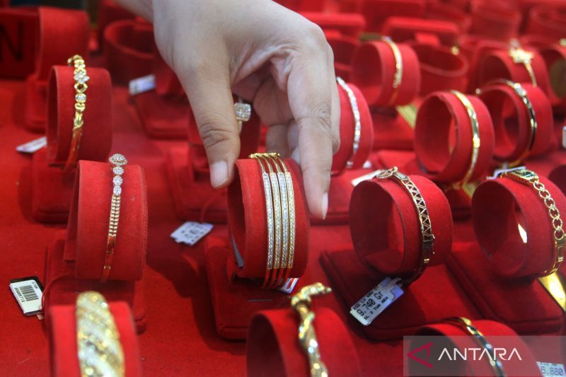 kamis-pagi-ini-emas-antam-naik-rp17000-menjadi-rp2840-jutagr
