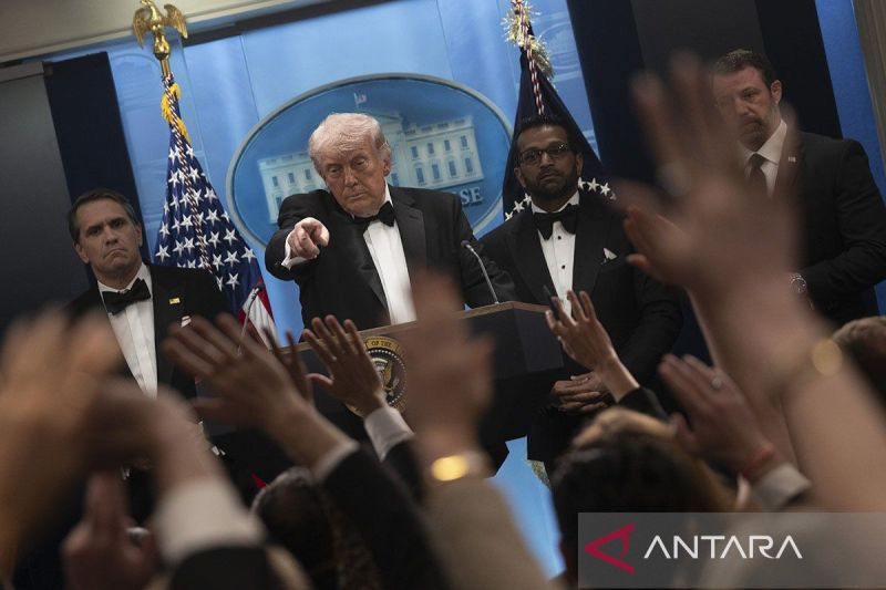 Trump: AS akan menghancurkan siapa pun yang mendekati uranium pengayaan Iran