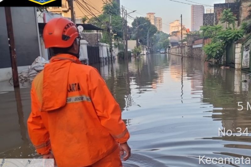 Akibat kali meluap, banjir masih rendam 115 RT di Jakarta
