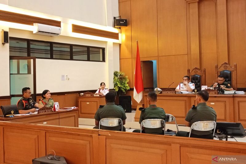 terdakwa-satu-akui-tendang-korban-di-mobil-saat-penculikan-kacab-bank