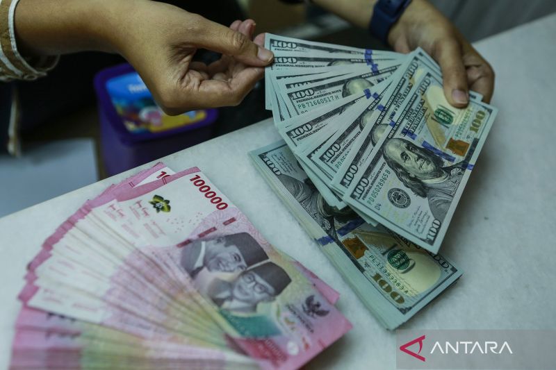 rupiah-pada-rabu-pagi-menguat-jadi-rp17390-per-dolar-as