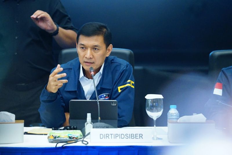 Polri menangkap WNI buronan Interpol kasus penipuan daring lintas negara