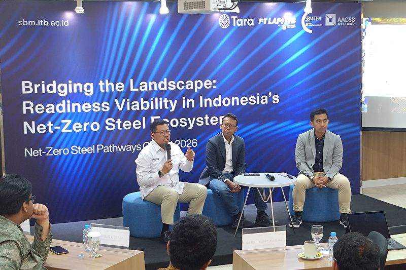 coo-krakatau-steel-energi-bersih-terjangkau-kunci-transisi-baja-hijau