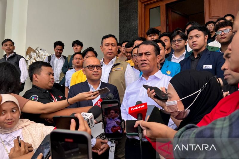 mentan-persilakan-mahasiswa-cek-kebenaran-stok-beras-52-juta-ton