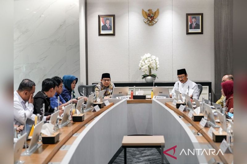 Menko PM dorong pembaruan data kemiskinan agar bantuan tepat sasaran? — INDONESIA — ERYU PROJECT